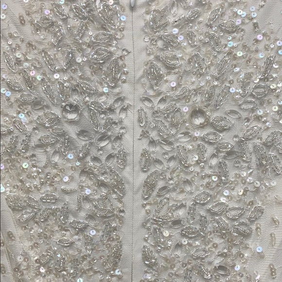 Adrianna Papell beaded cap sleeves white long dress - Picture 4 of 5